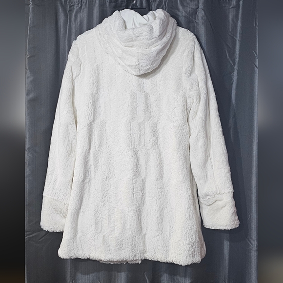 White Glamorous Womens Fur Versatile Reversible Rain Coat  Button Jacket EUC - Picture 3 of 12